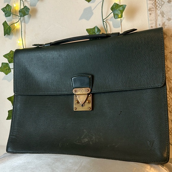 Authentic Louis Vuitton Green Taiga Leather Briefcase Gold Hardware And Handle - Picture 3 of 17